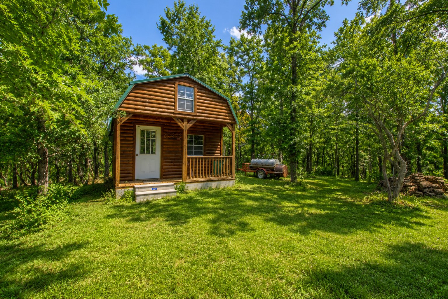 Hunting cabin in the timber